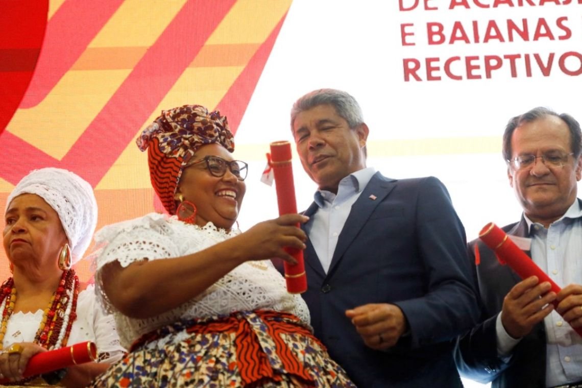 Governador certifica mais de 210 baianas de acarajé em Salvador em ação de valorização da cultura afro - 