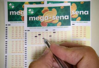 Prêmio da Mega-Sena vai a R$ 55 milhões; veja os números sorteados - 