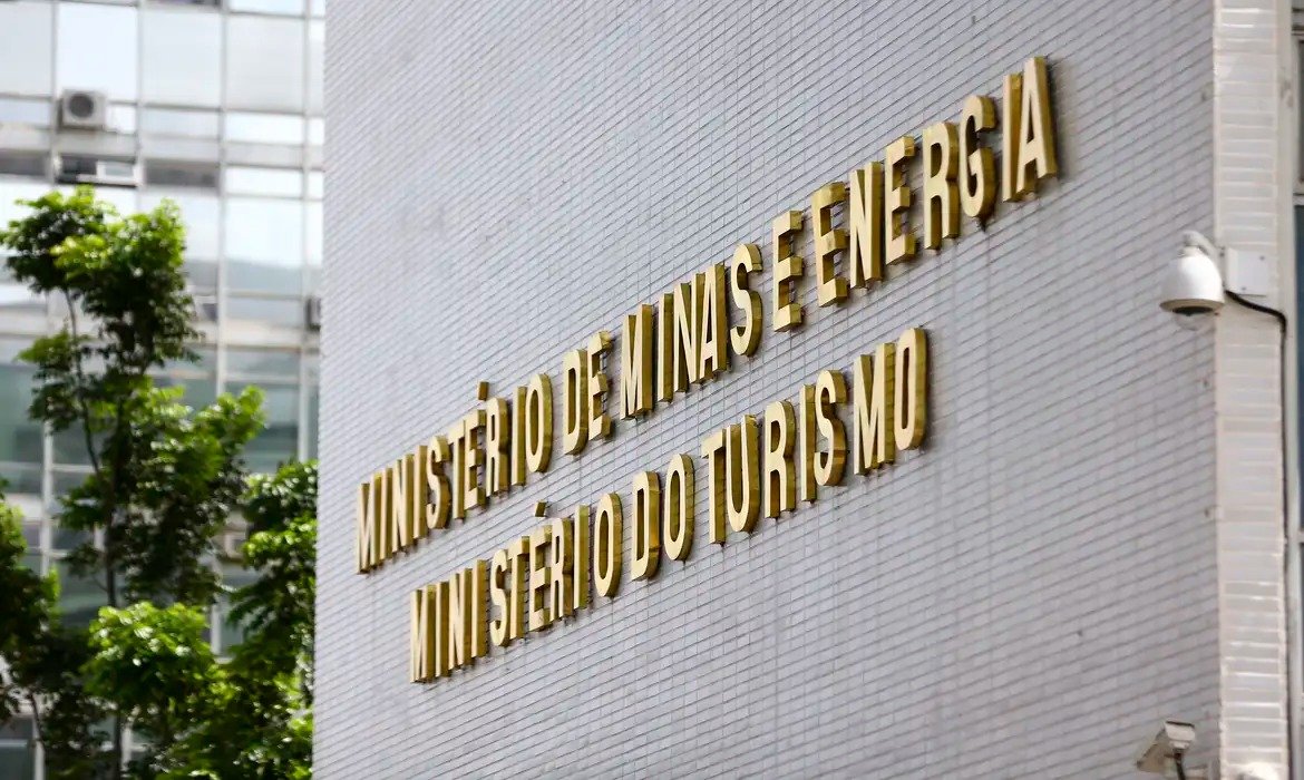 Ministério abre consulta pública para Plano Decenal de Energia 2034 - 