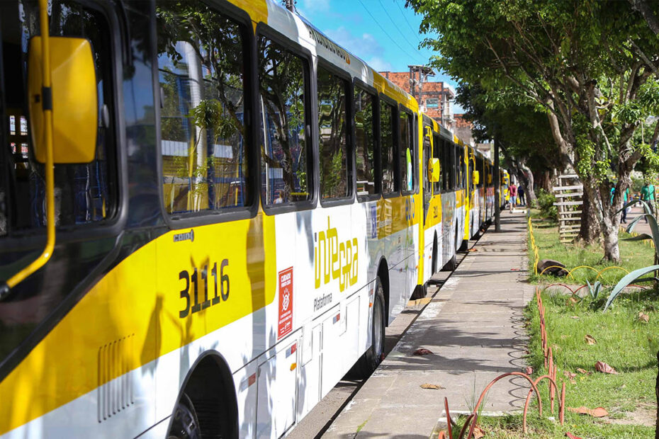 Ônibus seguem sem circular no Bairro da Paz após morte de suspeito por PM na sexta - 