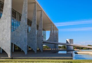 GSI vai reforçar segurança no Palácio do Planalto com blindagem e novas câmeras - 