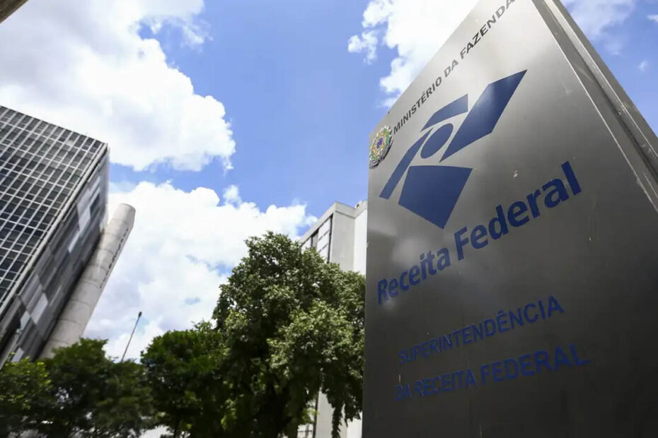 Empresas utilizaram R$ 97,7 bilhões em créditos tributários com benefícios fiscais em 2024, diz Receita Federal - 