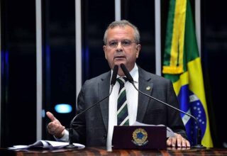 Secretário-geral do PL diz que indiciamento de Bolsonaro é ‘incessante perseguição política’ - 