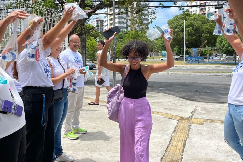 Mais de 376 mil baianos fazem o Enem neste domingo; confira operação do metrô e outras dicas - 