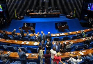 Senado: texto-base com novas regras para uso de emendas parlamentares é aprovado - 