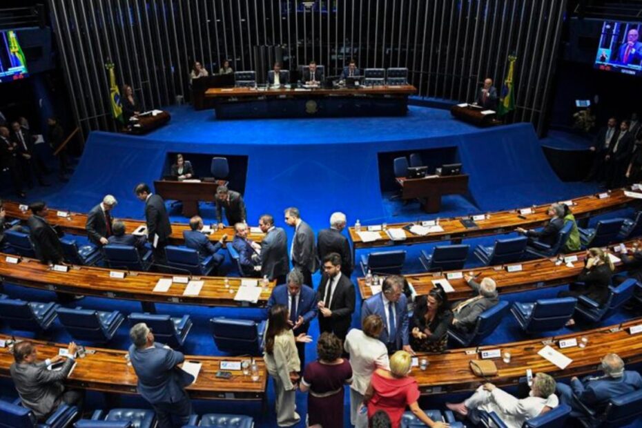 Senado: texto-base com novas regras para uso de emendas parlamentares é aprovado - 