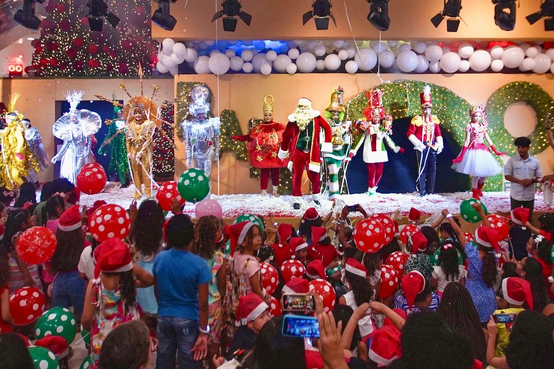 Espetáculo e Balloon Experience marcam lançamento do Natal do Shopping Bela Vista - 