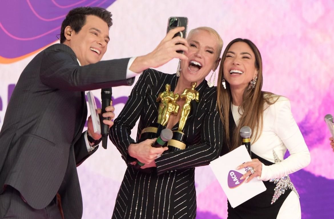 Xuxa retorna ao SBT após 32 anos e recebe Troféu Imprensa no Teleton 2024 - 