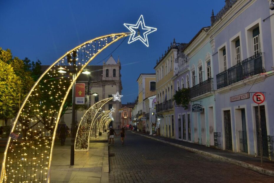 Ambulantes recebem kits para Natal do Centro Histórico de Salvador - 