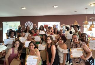 Artesanato da Bahia encerra 2024 com apresentação da coleção ‘Sertão Vira Mar’ e certificação de crocheteiras - 