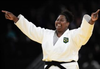 Bia Souza é indicada ao prêmio de melhor judoca do mundo - 