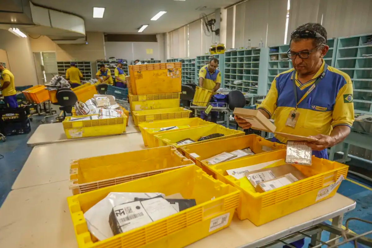 Correios aprovam nova reestruturação e preveem crédito bilionário para evitar colapso financeiro - 