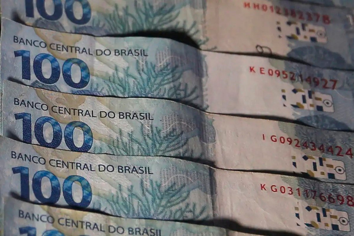 Dívida do Brasil pode chegar a 95% do PIB em 2026, segundo projeção do FMI - 