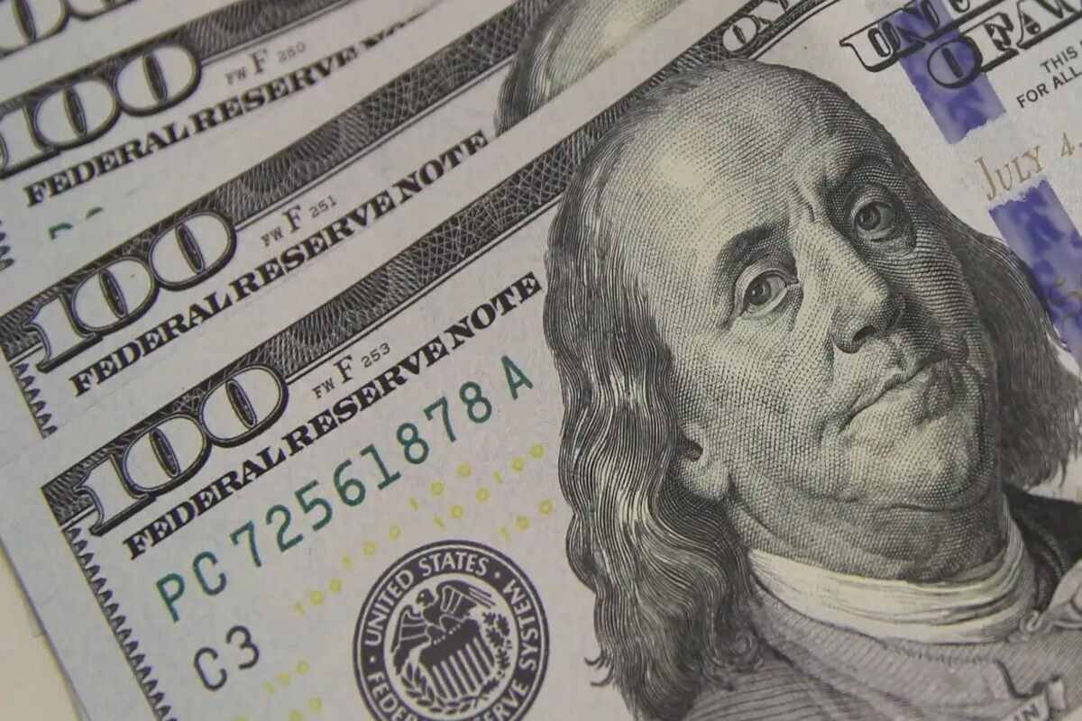 Dólar fecha em queda e atinge R$ 6,07 após leilões do Banco Central - 