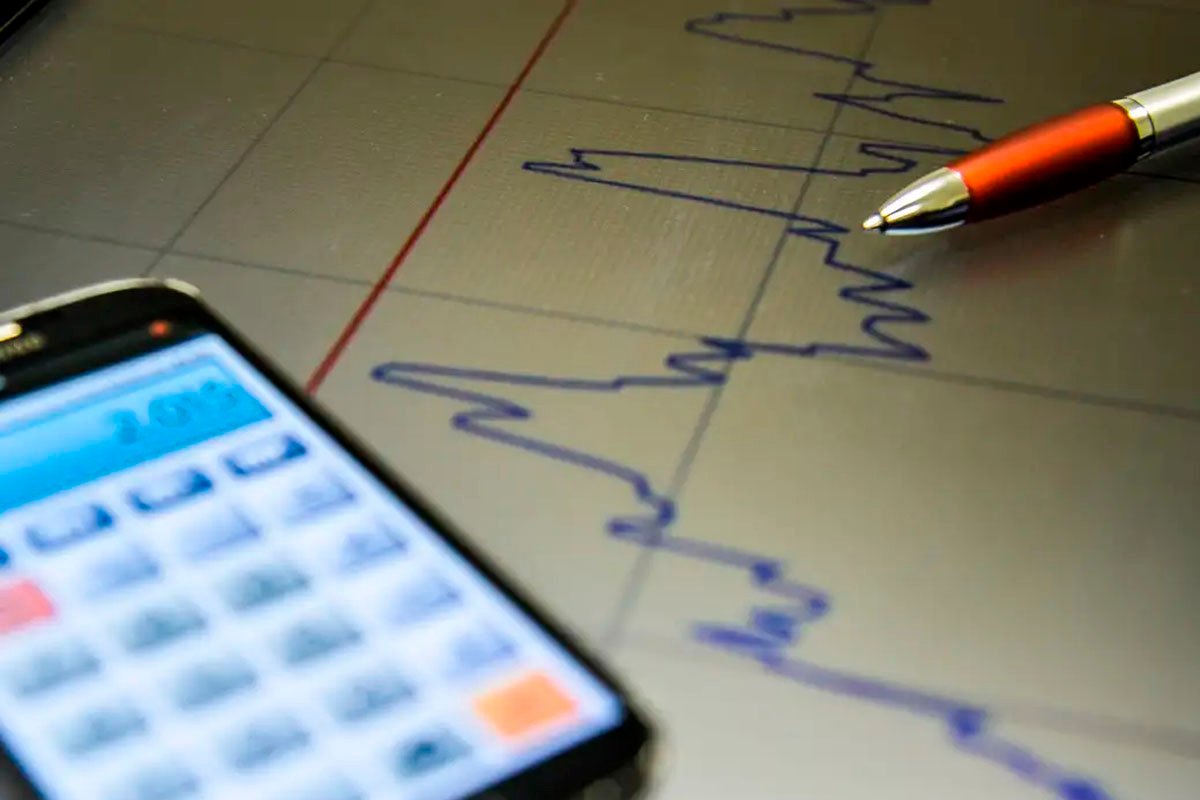 Economia brasileira tem crescimento revisado para 3,49% em 2024, aponta Boletim Focus - 