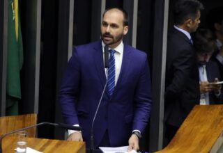 Eduardo Bolsonaro se coloca como ‘plano B’ do PL para eleição presidencial de 2026 - 