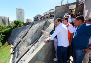 Prefeitura de Salvador entrega obra de contenção de encosta, com investimento de R$ 2,8 milhões - 