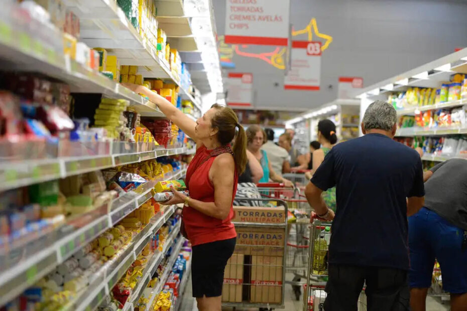 Consumo nos lares cresce 7% em novembro, impulsionado por Black Friday e pagamentos extras - 