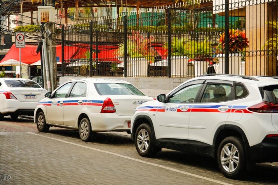 Taxistas de Salvador podem cobrar Bandeira 2 durante todo o mês de dezembro - 