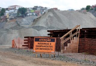 Jerônimo anuncia novo prazo pra entrega do VLT em Salvador - 