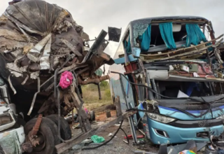 Acidente entre ônibus e carreta na BR-110 deixa cinco mortos e 23 feridos - 