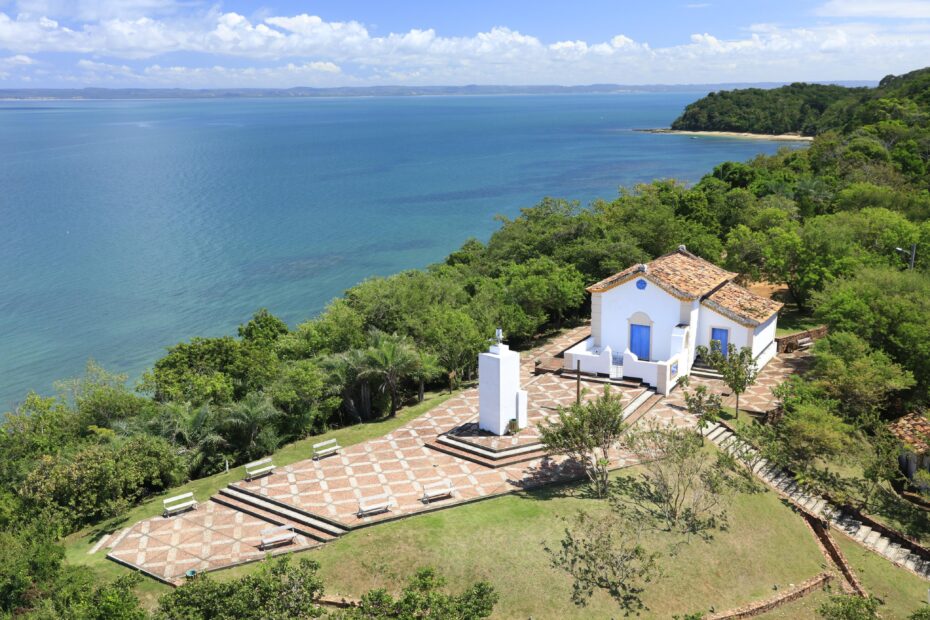 Procissão marítima conduz nova imagem de Guadalupe até capela na Ilha dos Frades - 