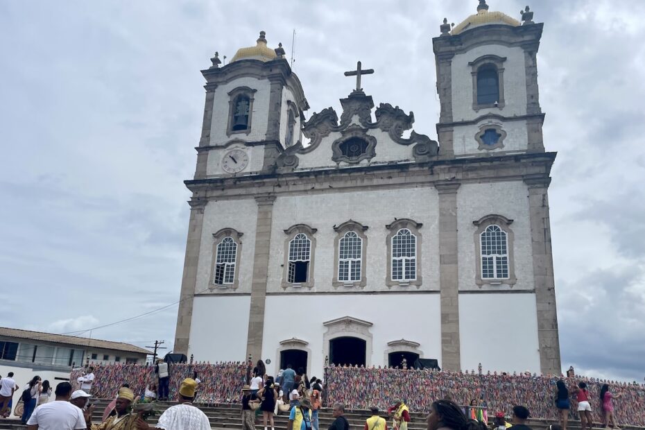 Sexta-feira da Gratidão reúne milhares de fiéis para celebrações em Salvador - 