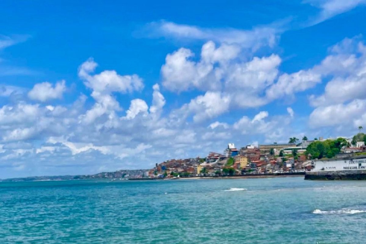 Governador lamenta incidente e detalha reforço para buscas de mergulhador desaparecido em Salvador - 