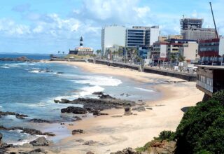 Verão começa com 19 praias impróprias para banho em Salvador - 