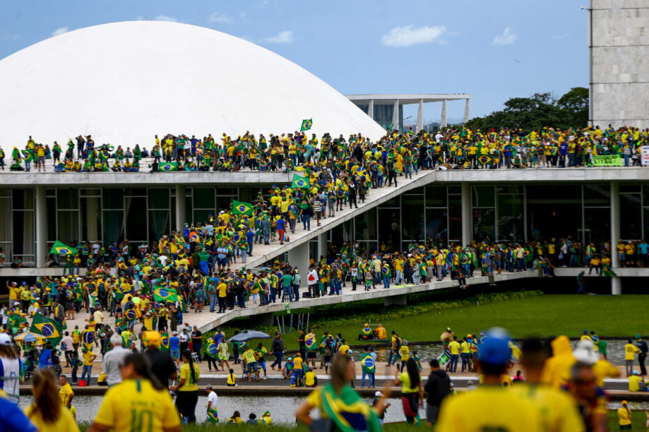 Datafolha: 62% dos brasileiros rejeitam anistia aos golpistas do 8 de Janeiro - 