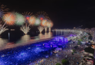 Mundo celebra chegada de 2025 com fogos, drones e shows musicais - 