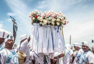 Afoxé Filhos de Gandhy celebra Yemanjá com cortejo e ensaio no Pelourinho - 