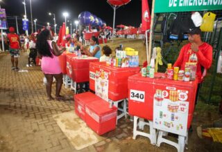 Vendedores ambulantes comemoram bom desempenho no Festival Virada Salvador - 