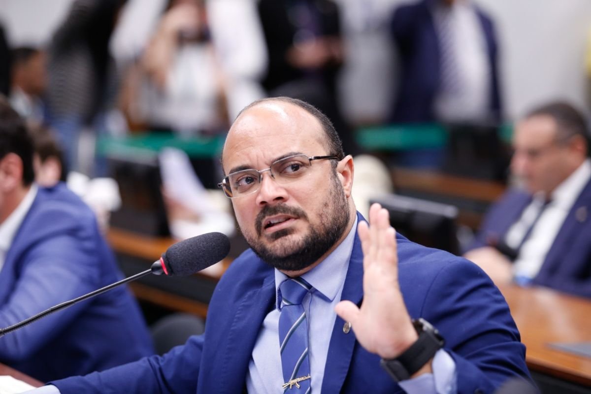 Sem Bolsonaro, Alden aposta em Michelle como nome forte contra Lula em 2026 - 