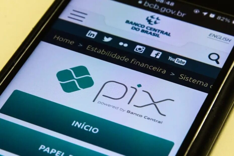 Fake news sobre taxação do Pix alcançou 87% dos brasileiros, aponta pesquisa Quaest - 