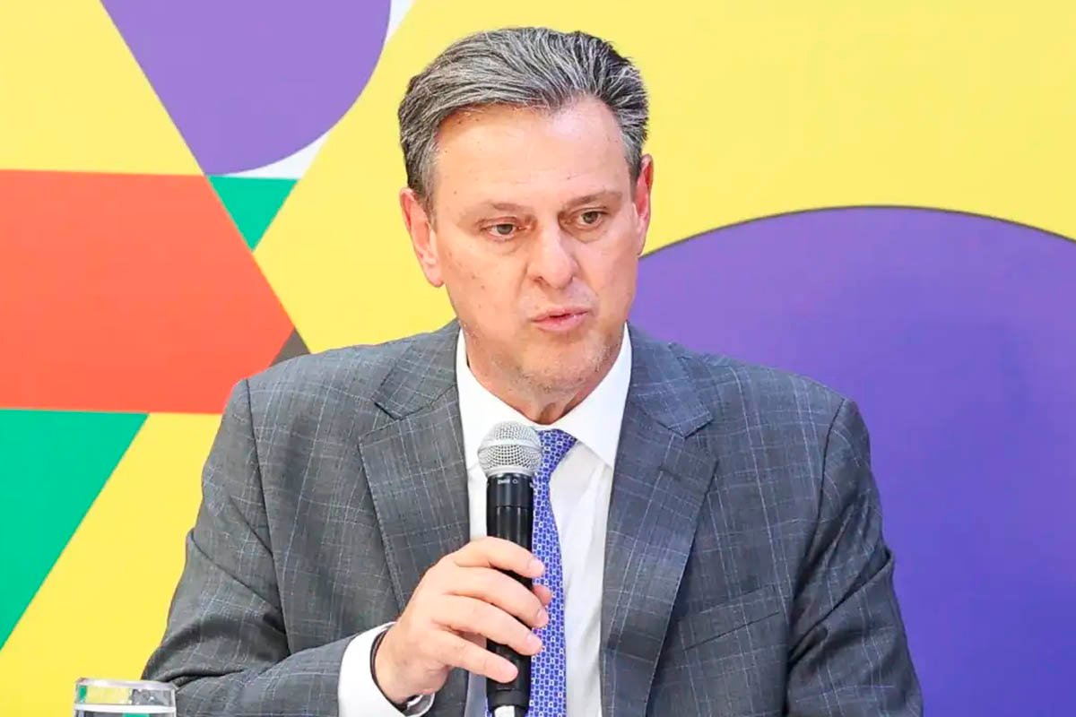 Governo cogita redução de impostos de importação de alimentos para combater inflação, diz Fávaro - 