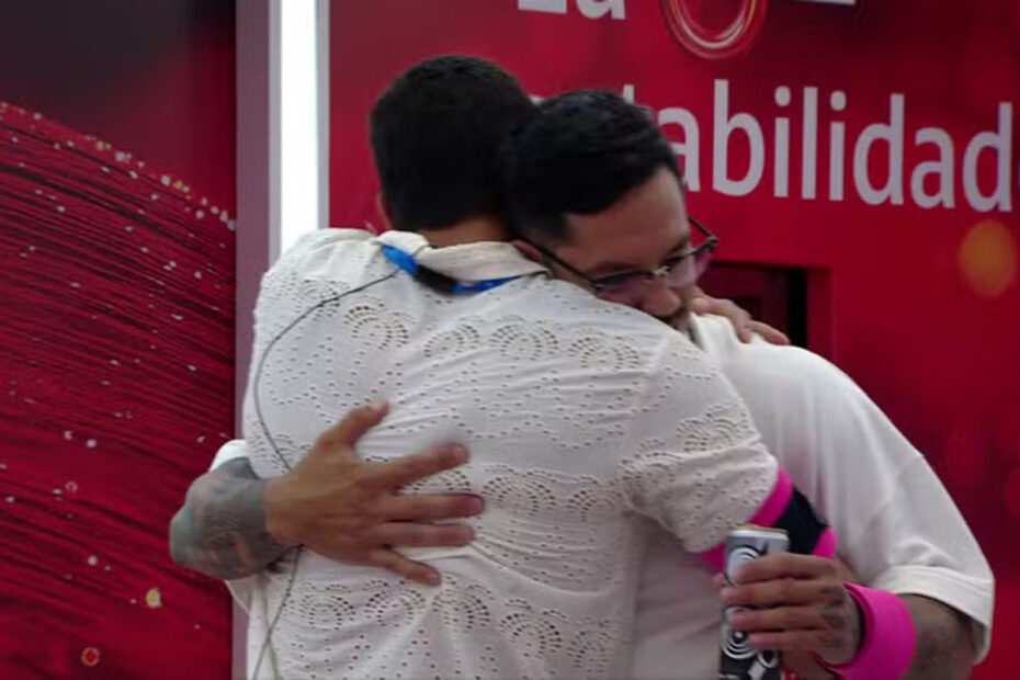 Maike e Gabriel se emocionam com mensagens de familiares no 1º almoço do Anjo no BBB 25 - 