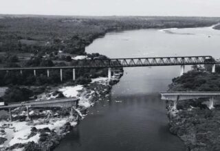 Marinha resgata corpo de caminhão submerso após desabamento de ponte em Tocantins - 