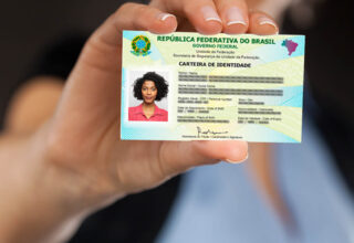 Estudantes de escolas estaduais da Bahia podem emitir nova carteira de identidade durante as férias - 