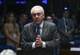 Otto confirma indicação de Adolfo à reeleição na AL-BA e diz que PT vai indicar o candidato a vice - 