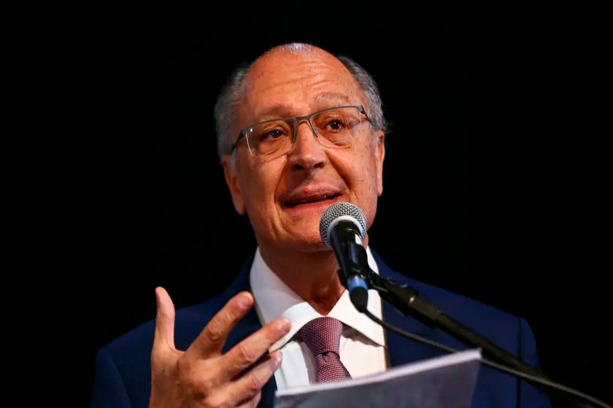 Safra recorde e queda do dólar devem reduzir preços dos alimentos, diz Alckmin - 