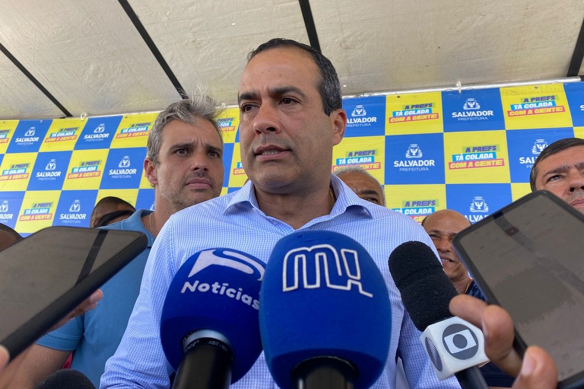 Prefeito sai em defesa de ACM Neto e critica governador - 