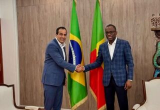 Bruno Reis discute revitalização da Casa do Benin em visita à país africano - 