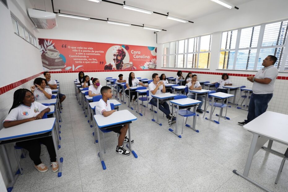 Governo da Bahia convoca mais 313 professores para Educação Básica - 