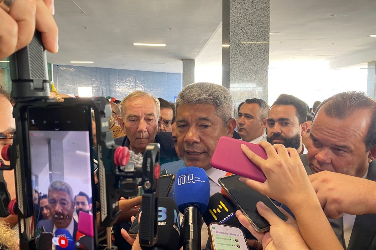 Jerônimo sobe tom ao rebater Neto e ironiza caso envolvendo correligionário na Overclean - 