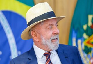 Lula exige resultados, promete ajustes e convoca ministros para conversas individuais - 