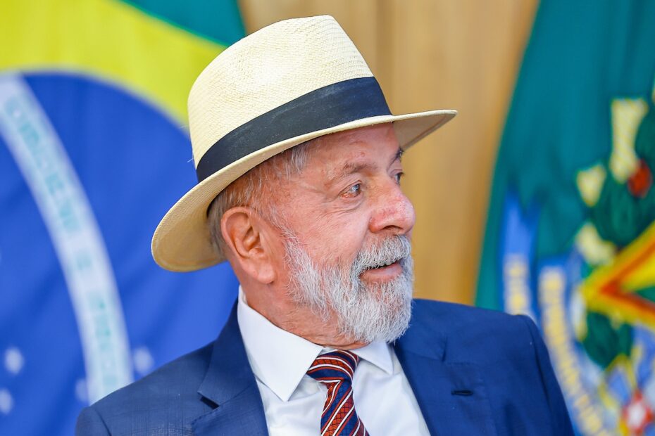 Lula exige resultados, promete ajustes e convoca ministros para conversas individuais - 