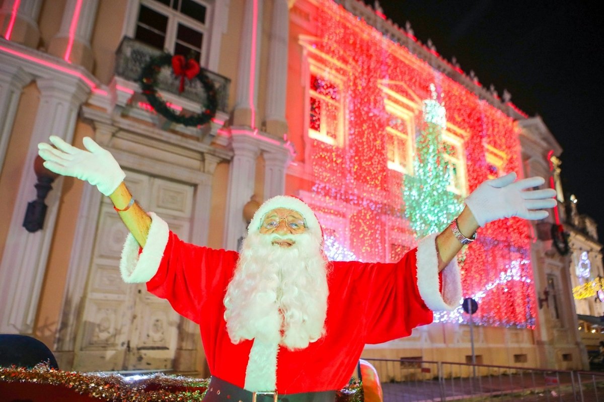 Natal Luz Salvador encerra programação com 1,5 milhão de visitantes e celebração do Terno de Reis - 