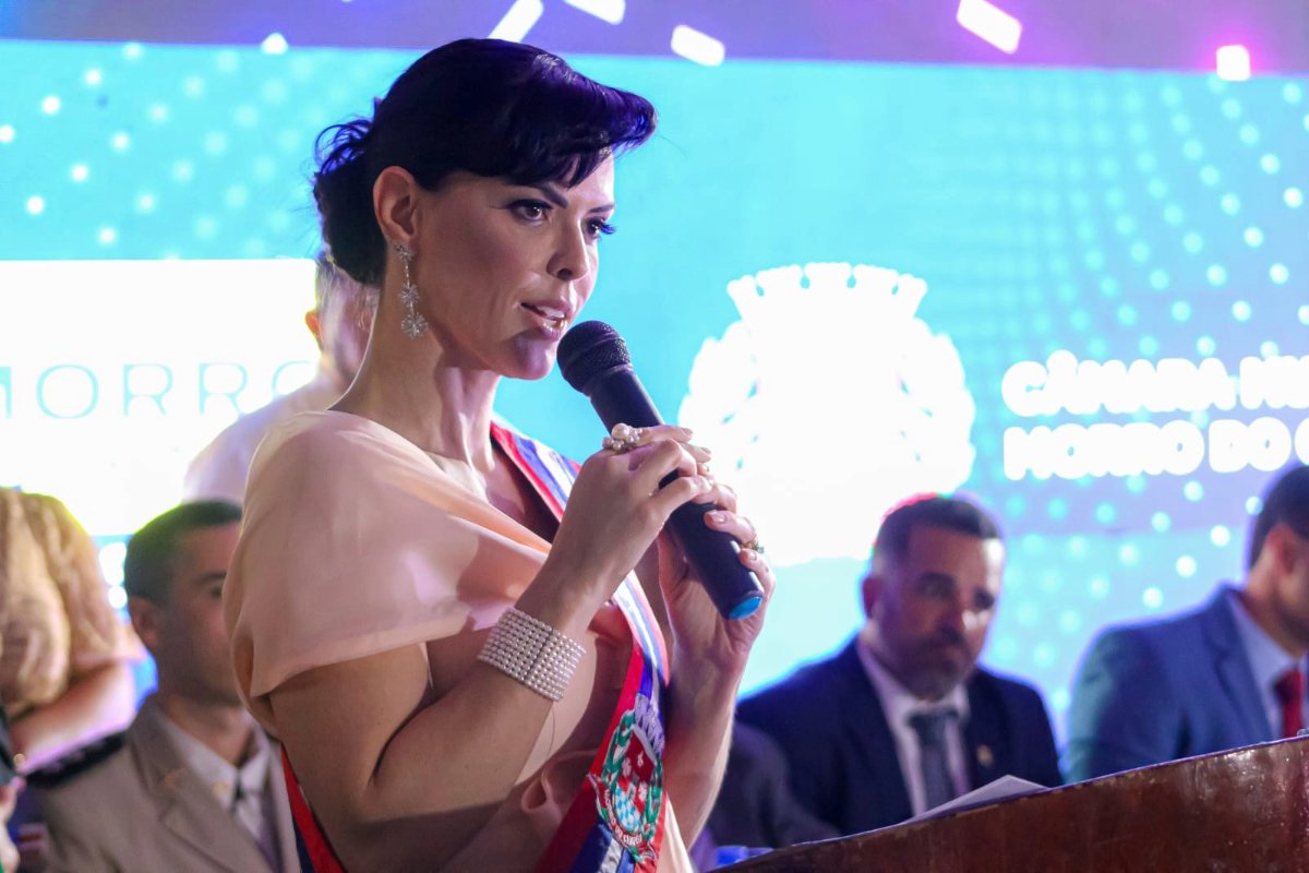 Juliana Araújo assume segundo mandato como prefeita de Morro do Chapéu - 