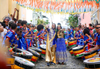 Bloco Olodum mirim celebra 40 anos de samba reggae no Carnaval 2025 - 